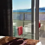 Gemelos Sealine